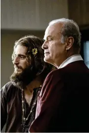  ?? ANDERSON/LIONSGATE/TNS DAN ?? Jonathan Roumie (left) as Lonnie Frisbee and Kelsey Grammer as Chuck Smith in “Jesus Revolution.”