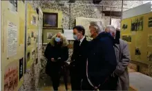  ?? ?? Visite du musée par le préfet