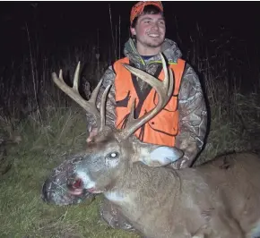  ?? CONTRIBUTE­D PHOTO ?? Jake Yanke of Belgium, Wis., shot a buck on opening day of the 2017 Wisconsin gun deer season while hunting in Richland County.