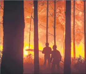  ??  ?? Galicia, Asturias y Portugal, azotadas por una ola de incendios