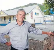  ?? Photo: FAIRFAX NZ ?? Novopaynfu­l: Principal Bevan Campbell says Novopay costs Waikanae School extra time and money.