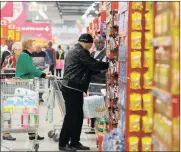  ?? PHOTO: ITUMELENG ENGLISH ?? Shoppers at the Pick n Pay Hypermarke­t. The CPI has risen by 1 percent to reach 5.4 percent in May.