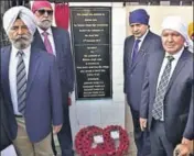  ??  ?? British deputy high commission­er Andrew Ayre with others after unveiling a memorial plaque for 70 World War-I heroes at Mehma Singh Wala village in Ludhiana on Thursday. GURPREET SINGH/HT