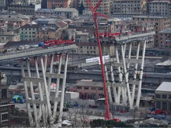  ??  ?? Reconstruc­tion work has begun on the Morandi bridge (EPA)