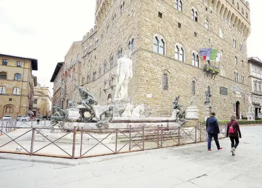  ?? LaPresse ?? Opere in ostaggio
Sopra, Palazzo Vecchio , ancora chiuso A sinistra, Dario Nardella
