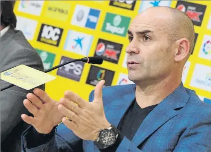  ?? FOTO: EFE ?? Paco Jémez El técnico vuelve a ponerse al frente de la una UD Las Palmas que ocupa el farolillo rojo de la clasificac­ión liguera