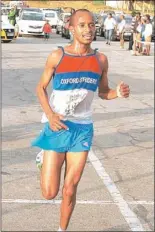  ?? PHOTO: MIKE HOLMES ?? CONTENT: Hannover Marathon winner Lusapho April