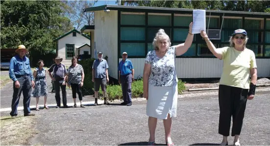  ??  ?? Hill End Community Inc president Chris Williams (right) and secretary Margaret Hall show their delight with getting their hands on a 10year lease to continue using the town’s former primary school as a community centre.