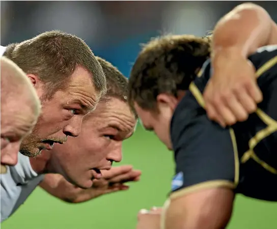  ?? GETTY IMAGES ?? Former England hooker Steve Thompson, middle left, is one of about 100 former players ready to sue World Rugby over the trauma associated with head knocks.
