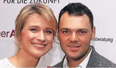  ?? FOTO: STEPHAN EPPINGER ?? Ex-Fechterin Britta Heidemann und Profigolfe­r Martin Kaymer waren gemeinsam beim „Touché“-Event in Köln.