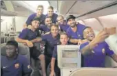  ?? FACEBOOK ?? Barcelona players on board their flight to the US.
