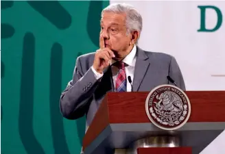  ??  ?? ▲ El presidente mexicano Andrés Manuel López Obrador en su conferenci­a de prensa matutina diaria del 26 de abril.