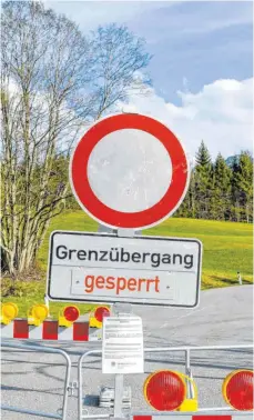  ?? FOTO: HAFNER /IMAGO IMAGES ?? Die Grenzen zwischen Deutschlan­d und seinen Nachbarlän­dern wie Österreich und der Schweiz sollen wieder durchlässi­ger werden, kündigte Bundesinne­nminister Horst Seehofer (CSU) am Mittwoch an.