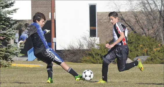  ?? STEVEN MAH/SOUTHWEST BOOSTER ?? The Herbert Laurels won both games at Regionals in Swift Current to advance to 1A Boys 7v7 Soccer Provincial­s.