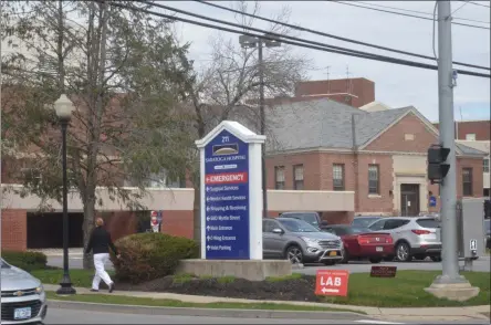  ?? LAUREN HALLIGAN — MEDIANEWS GROUP FILE ?? Saratoga Hospital is located in Saratoga Springs.