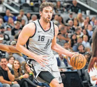  ?? Darren Abate / Associated Press ?? “What’s the source?” Pau Gasol said of a recent ESPN Deportes story that he sought a trade before last week’s deadline. “What’s the validity of that story? I don’t know. I didn’t request to be traded.”