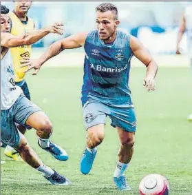  ?? FOTO: @ARTHURMELO ?? Arthur Melo, jugador del Gremio, vestirá de azulgrana la próxima temporada