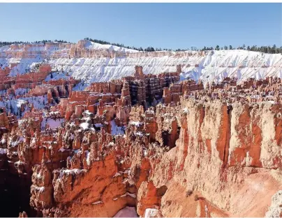  ?? FOTOS (2): JÜRGEN GROSCHE ?? Menschen oder Fabelwesen? Die Sandstein-Türme im Bryce Canyon regen die Fantasie an.