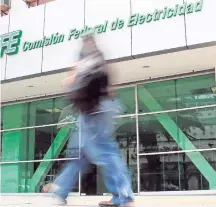  ??  ?? De acuerdo con los datos entregados a la BMV, la CFE es la encargada de suministra­r el servicio de energía eléctrica a 98.93% de la población.