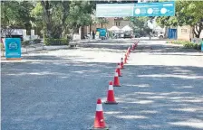  ??  ?? Un casi desolado panorama se observó ayer todo el día en el Autovac de la Facultad de Derecho de la UNA en Trinidad.