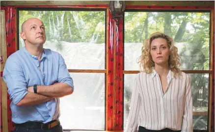  ?? PEDRO RUIZ LE DEVOIR ?? Selon l’actrice Évelyne Brochu (à droite), Miséricord­e «est à l’image de Fulvio [à gauche], doux, tendre, humble».