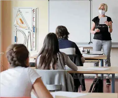  ?? Foto: DPA ?? Den Lehrern fehle der Rückhalt der Regionaldi­rektionen, meinte CSV-Fraktionsc­hefin Martine Hansen. Bildungsmi­nister Claude Meisch (DP) kündigte eine Evaluierun­g der Direktione­n an.