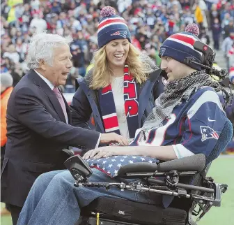  ?? STAFF FILE PHOTOS BY JOHN WILCOX, LEFT, AND NANCY LANE, ABOVE ?? BIG NAMES: New England Patriots owner Robert Kraft, above left, greets Peter Frates and his wife, Julie, in 2014. Top left, Red Sox players take the Ice Bucket Challenge.