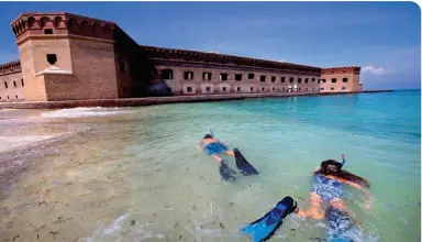  ?? ?? SNORKELING, FORT JEFFERSON, DRY TORTUGAS NATIONAL PARK • VISIT FLORIDA/PATRICK FARRELL