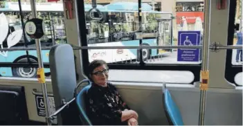  ??  ?? ► Los buses serán parte del recorrido 516 del Transantia­go.