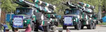  ?? ?? Exhibición de misiles iraníes de medio alcance 'Nazeat', durante la celebració­n anual del Día del Ejército en una base militar en Teherán, Irán. (Foto EFE)