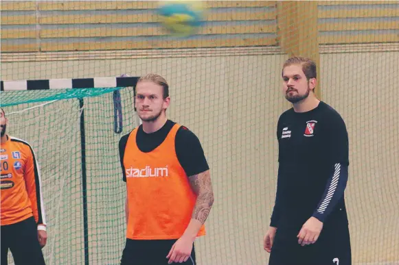  ?? FOTO: ANDERS EKSTRÖM ?? BRÖDER. Rasmus ( t v) och Daniel Båverud kommer att föra in spetsegens­kaper i SHK. Dessutom kommer storebror Johan att spela.