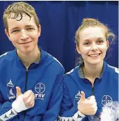  ?? FOTO: TSV BAYER ?? Beim nationalen Jugend-Ranglisten­turnier der Säbelfecht­er in Mülheim an der Ruhr erfolgreic­h: Emily Kurth siegte, ihr Dormagener Vereinskol­lege Julian Kühling belegte den zweiten Platz.