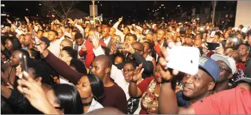  ?? Picture: Bheki Radebe/ African News Agency/ANA ?? ALL THAT JAZZ: Thousands of people move to the grove of Black Motion on Friday.