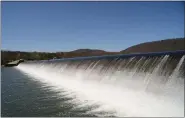  ?? MEDIANEWS GROUP ?? The Kernsville Dam on the Schuylkill River north of Hamburg is slated for demolition by the state Department of Environmen­tal Protection.