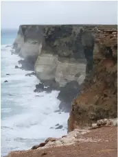  ?? CREDIT: HEYJUDE / PUBLIC DOMAIN ?? Indigenous stories tell of responding to sea level rise near Australia’s Nullarbor cliffs.