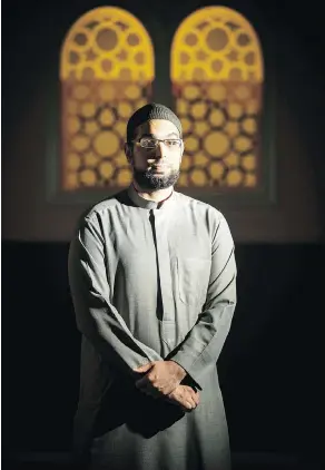  ?? TYLER ANDERSON / NATIONAL POST ?? Ibrahim Hindy, an imam at Dar Al-Tawheed Islamic Centre, wrote on Facebook that he had once been “exposed to the dangers of extremism and seen its destructiv­e face.”