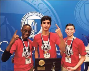  ?? Contribute­d photo / Jeremy Fowler ?? Xavier High School’s fall 2019 Rocket League state championsh­ip team.