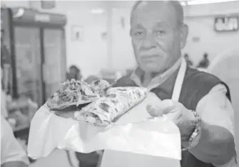  ?? / ADRIÁN CARMONA ?? Es tradición en Aguascalie­ntes cenar tacos de hígado