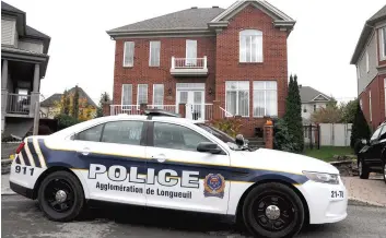  ?? PHOTO AGENCE QMI ?? En avant-midi, l’UPAC a perquisiti­onné le domicile de Richard Despaties, un ancien policier de la SQ, sur la Rive-Sud de Montréal. Cette perquisiti­on ainsi que celle de son collègue Stéphane Bonhomme, hier, pourraient être en lien avec les fuites...