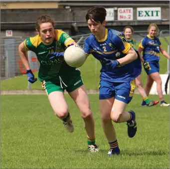  ??  ?? Wicklow’s Aoife Gillen in action against Meath in Páirc Tailteann.