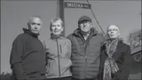  ?? MATHEW MCCARTHY, WATERLOO REGION RECORD ?? Jim Horton, left, Jennifer Horton, Randy Guzar and Audrey Guzar want the name of the road they live on at Puslinch Lake to change from Swastika Trail to something else.