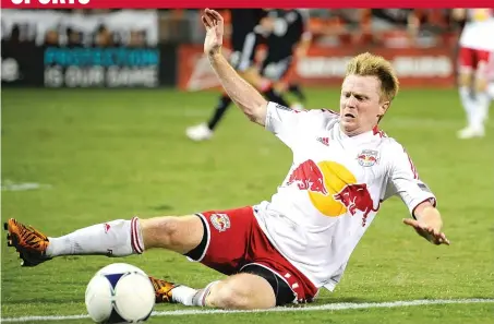  ??  ?? The Fire obtained midfielder Dax McCarty in a trade Monday with the New York Red Bulls for $ 400,000 in general allocation money. | GETTY IMAGES