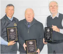  ?? SUBMITTED PHOTO ?? The Volleyball P.E.I. Hall of Fame held its inaugural induction ceremony at Credit Union Place in Summerside recently. From left are: Peter Bolo, head coach of the 1989 Westisle senior boys’ team; inductee John Bowness, and inductee Gerry Hopkirk.