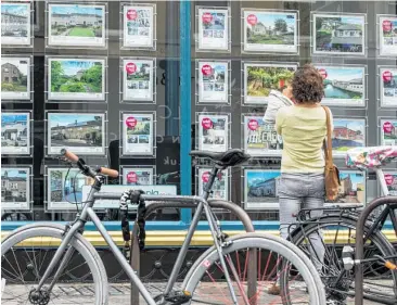  ?? Photo / Bloomberg ?? Home buyers paying a deposit are being targeted in an invoice scam.