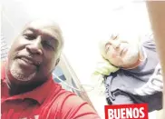  ??  ?? Butch Lee compartió con Primera Hora esta foto de una reciente visita a Neftalí Rivera en el hospital. Contó que en la visita ambos rieron a carcajadas recordando cosas el pasado. BUENOS AMIGOS