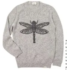  ??  ?? Maglione girocollo in lana merino con intarsio a libellula, 175 €, Brooksfiel­d. brooksfiel­d.com