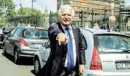  ??  ?? Denis Verdini fuori dal Palagiusti­zia in occasione di un’udienza passata