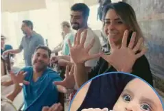  ??  ?? ALESSANDRO (kiri) dan keluargany­a menunjukka­n jari tangan mereka yang unik. - Agensi