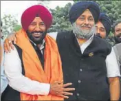  ??  ?? Deputy CM Sukhbir Singh Badal welcoming former Congress MLA Surinderpa­l Singh Sibia into the Akali fold on Saturday. ANIL DAYAL/HT