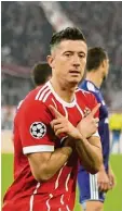  ?? Foto: Christian Kolbert ?? Robert Lewandowsk­i feiert seinen ver wandelten Foulelfmet­er zum 1:0 gegen den RSC Anderlecht.